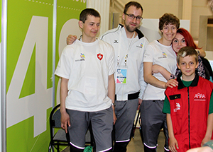 В декабре 2016 года на EuroSkills 2016, проходившем в швейцарском Гетеборге, Россия впервые показала программу JuniorSkills «живьем» на международном уровне Полтора года назад ГК IEK стала основателем и партнером компетенции «Электромонтажные работы» программы ранней профориентации школьников в возрасте от 10 до 17 лет JuniorSkills